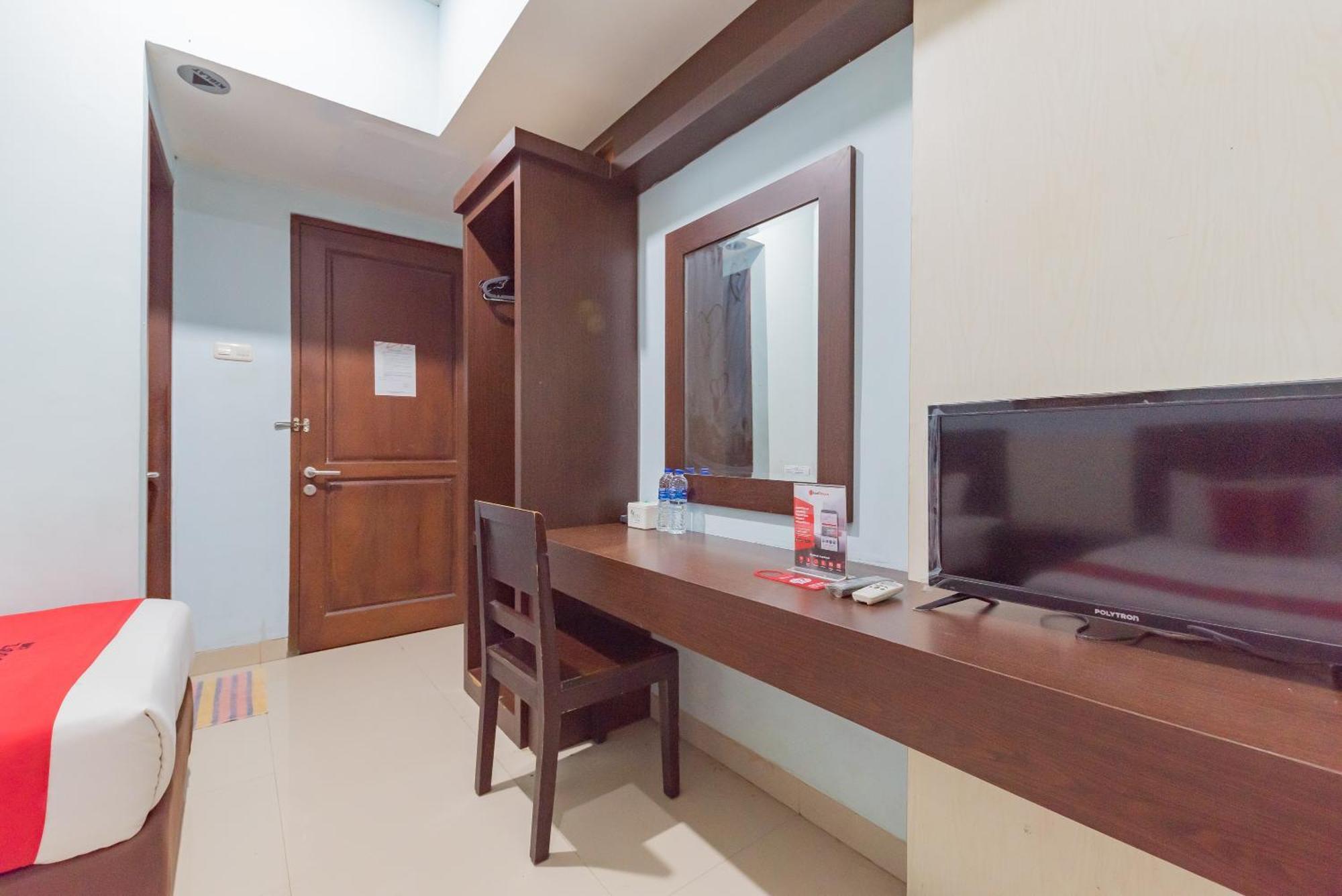 Reddoorz At La Mega Near Pasar Pagi Cirebon Hotel Luaran gambar