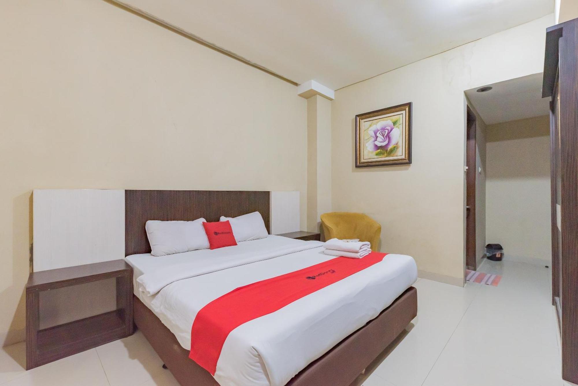 Reddoorz At La Mega Near Pasar Pagi Cirebon Hotel Luaran gambar