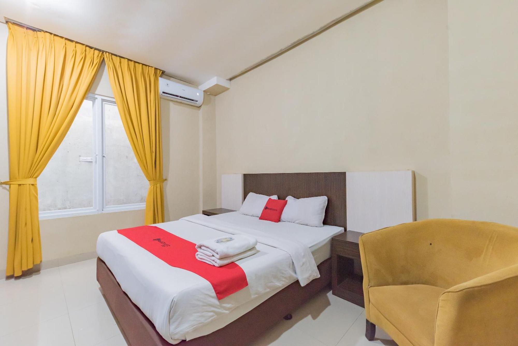 Reddoorz At La Mega Near Pasar Pagi Cirebon Hotel Luaran gambar