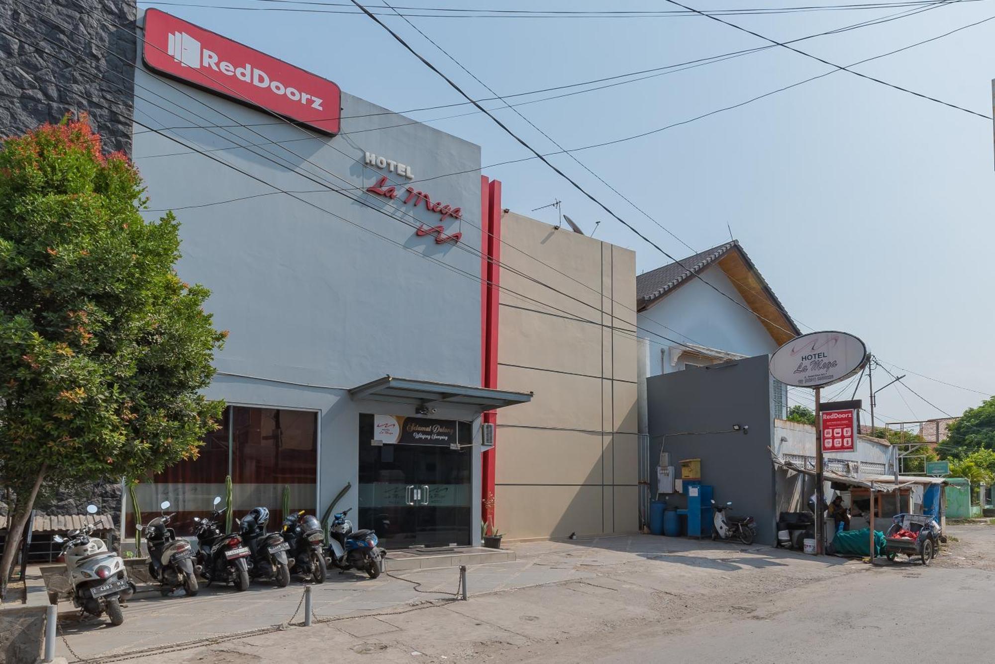 Reddoorz At La Mega Near Pasar Pagi Cirebon Hotel Luaran gambar
