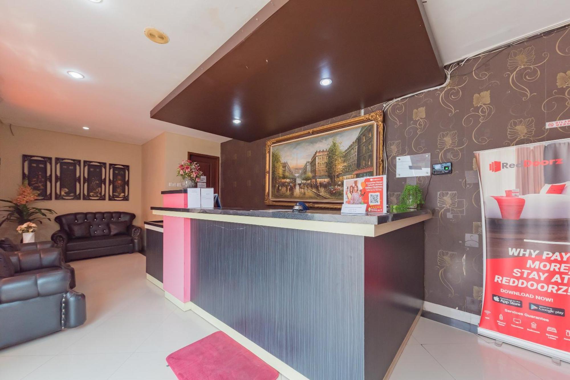 Reddoorz At La Mega Near Pasar Pagi Cirebon Hotel Luaran gambar